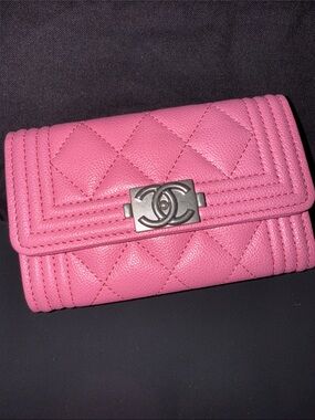 CHANEL Pink Quilted Caviar Leather Wallet with Silver CC Twist **BRAND NEW**